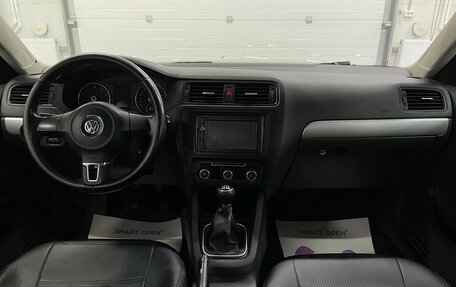 Volkswagen Jetta VI, 2011 год, 859 000 рублей, 10 фотография