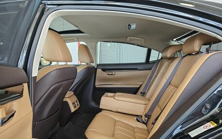 Lexus ES VII, 2015 год, 2 889 000 рублей, 20 фотография