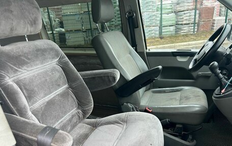 Volkswagen Caravelle T5, 2008 год, 1 050 000 рублей, 17 фотография