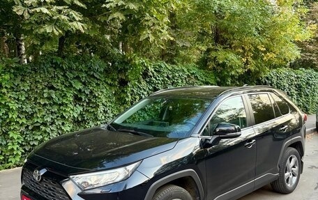 Toyota RAV4, 2021 год, 3 600 000 рублей, 1 фотография