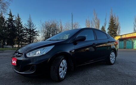 Hyundai Solaris II рестайлинг, 2012 год, 655 000 рублей, 1 фотография