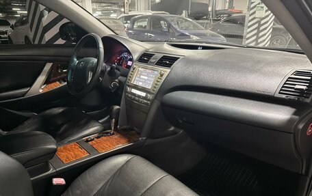 Toyota Camry, 2010 год, 1 530 000 рублей, 10 фотография