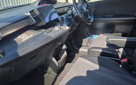 Honda Freed I, 2013 год, 1 090 000 рублей, 17 фотография