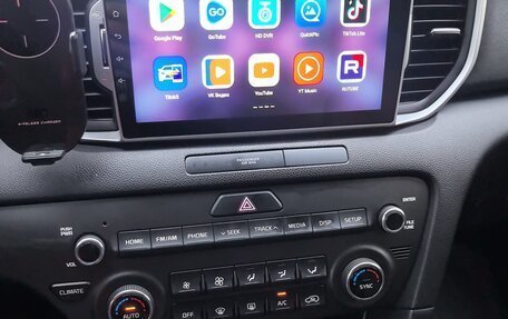 KIA Sportage IV рестайлинг, 2018 год, 2 000 000 рублей, 8 фотография