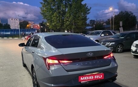 Hyundai Elantra, 2021 год, 2 800 000 рублей, 2 фотография