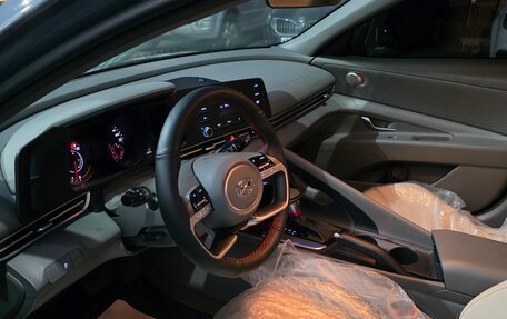 Hyundai Elantra, 2021 год, 2 800 000 рублей, 6 фотография