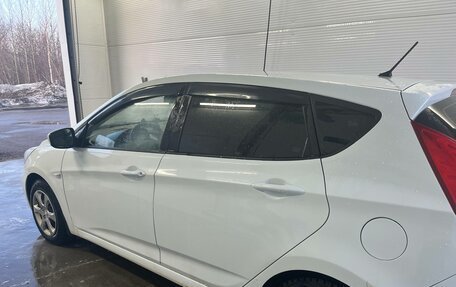 Hyundai Solaris II рестайлинг, 2011 год, 660 000 рублей, 3 фотография