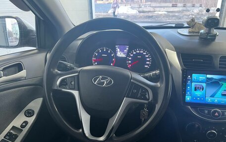 Hyundai Solaris II рестайлинг, 2011 год, 660 000 рублей, 11 фотография