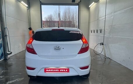 Hyundai Solaris II рестайлинг, 2011 год, 660 000 рублей, 4 фотография
