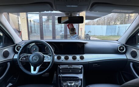 Mercedes-Benz E-Класс, 2019 год, 1 890 000 рублей, 11 фотография