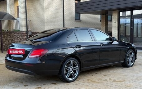 Mercedes-Benz E-Класс, 2019 год, 1 890 000 рублей, 6 фотография