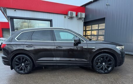 Volkswagen Touareg III, 2018 год, 5 400 000 рублей, 4 фотография