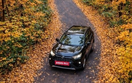 Toyota RAV4, 2021 год, 3 600 000 рублей, 9 фотография