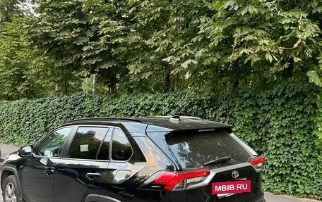 Toyota RAV4, 2021 год, 3 600 000 рублей, 5 фотография