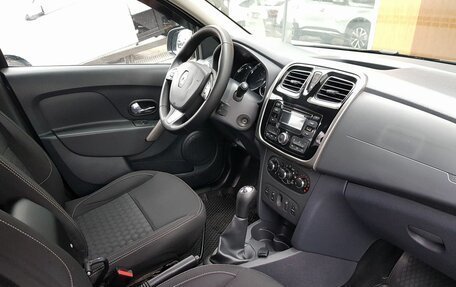 Renault Logan II, 2016 год, 785 000 рублей, 9 фотография