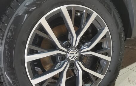 Volkswagen Tiguan II, 2020 год, 2 850 000 рублей, 3 фотография