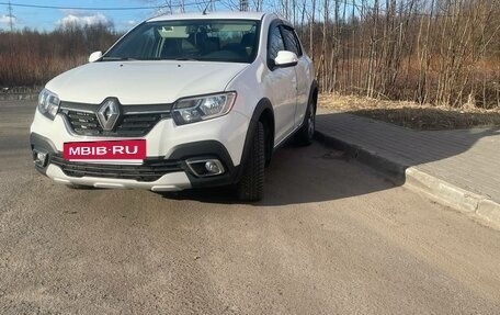 Renault Logan II, 2019 год, 1 070 000 рублей, 2 фотография