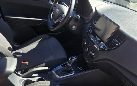 Hyundai Solaris II рестайлинг, 2021 год, 1 600 000 рублей, 6 фотография