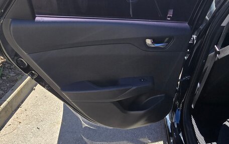 Hyundai Solaris II рестайлинг, 2021 год, 1 600 000 рублей, 16 фотография