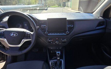 Hyundai Solaris II рестайлинг, 2021 год, 1 600 000 рублей, 17 фотография