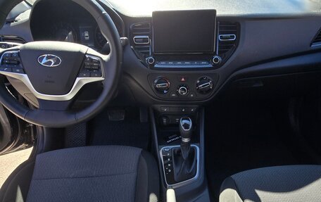 Hyundai Solaris II рестайлинг, 2021 год, 1 600 000 рублей, 18 фотография