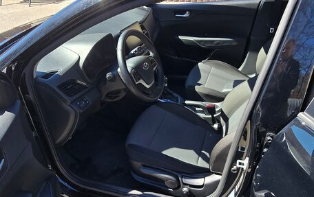 Hyundai Solaris II рестайлинг, 2021 год, 1 600 000 рублей, 22 фотография