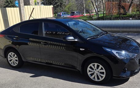 Hyundai Solaris II рестайлинг, 2021 год, 1 600 000 рублей, 30 фотография