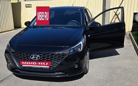 Hyundai Solaris II рестайлинг, 2021 год, 1 600 000 рублей, 2 фотография