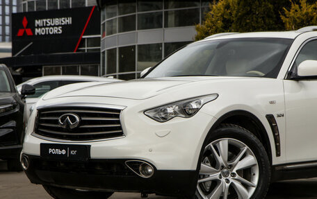 Infiniti QX70, 2016 год, 2 248 000 рублей, 22 фотография