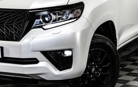 Toyota Land Cruiser Prado 150 рестайлинг 2, 2021 год, 6 100 000 рублей, 3 фотография