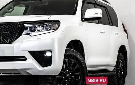 Toyota Land Cruiser Prado 150 рестайлинг 2, 2021 год, 6 100 000 рублей, 2 фотография