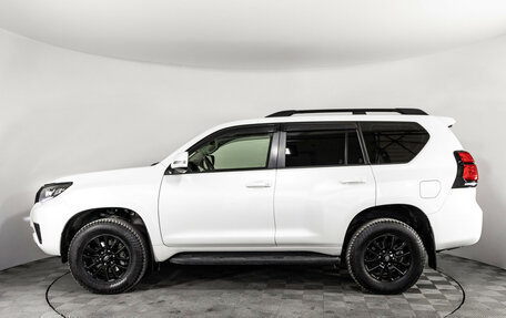 Toyota Land Cruiser Prado 150 рестайлинг 2, 2021 год, 6 100 000 рублей, 10 фотография