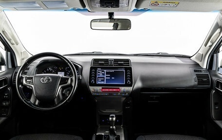 Toyota Land Cruiser Prado 150 рестайлинг 2, 2021 год, 6 100 000 рублей, 12 фотография