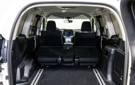 Toyota Land Cruiser Prado 150 рестайлинг 2, 2021 год, 6 100 000 рублей, 30 фотография