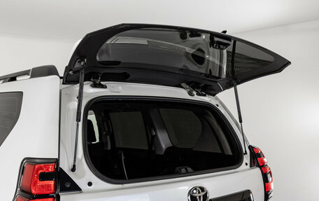Toyota Land Cruiser Prado 150 рестайлинг 2, 2021 год, 6 100 000 рублей, 31 фотография