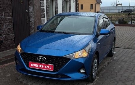 Hyundai Solaris II рестайлинг, 2021 год, 1 850 000 рублей, 1 фотография