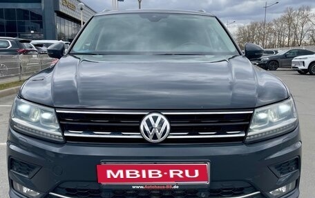 Volkswagen Tiguan II, 2018 год, 3 100 000 рублей, 1 фотография