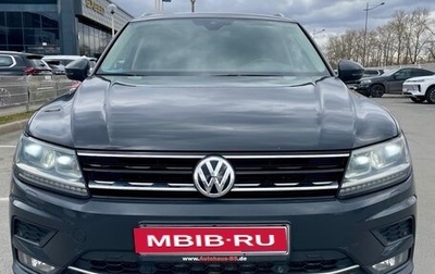 Volkswagen Tiguan II, 2018 год, 3 100 000 рублей, 1 фотография