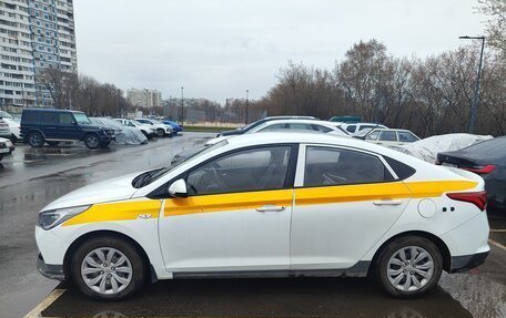 Hyundai Solaris II рестайлинг, 2021 год, 1 075 000 рублей, 2 фотография