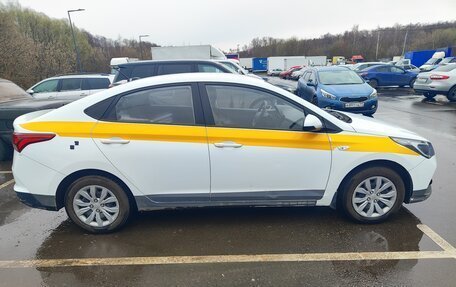 Hyundai Solaris II рестайлинг, 2021 год, 1 075 000 рублей, 4 фотография