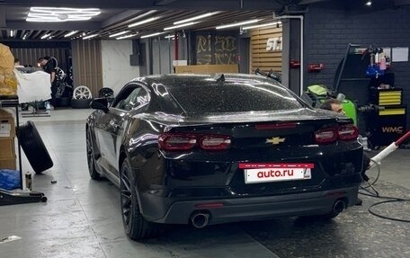 Chevrolet Camaro VI, 2022 год, 4 200 000 рублей, 2 фотография