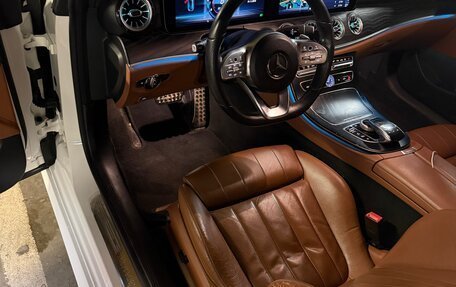 Mercedes-Benz E-Класс, 2018 год, 3 150 000 рублей, 4 фотография
