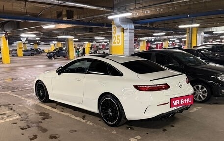 Mercedes-Benz E-Класс, 2018 год, 3 150 000 рублей, 8 фотография