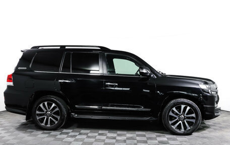 Toyota Land Cruiser 200, 2017 год, 6 900 000 рублей, 4 фотография