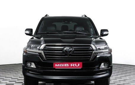 Toyota Land Cruiser 200, 2017 год, 6 900 000 рублей, 2 фотография