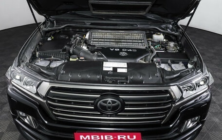 Toyota Land Cruiser 200, 2017 год, 6 900 000 рублей, 9 фотография