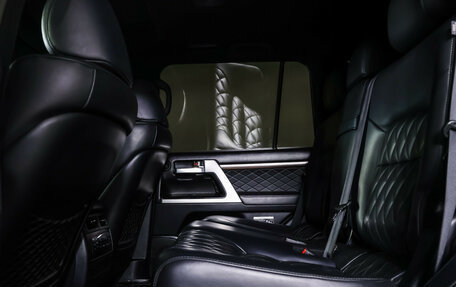 Toyota Land Cruiser 200, 2017 год, 6 900 000 рублей, 12 фотография