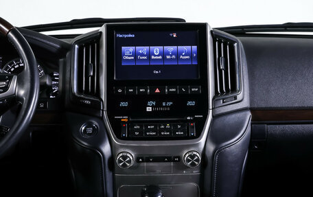 Toyota Land Cruiser 200, 2017 год, 6 900 000 рублей, 14 фотография