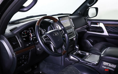 Toyota Land Cruiser 200, 2017 год, 6 900 000 рублей, 15 фотография