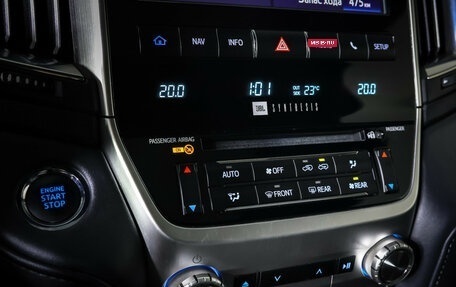 Toyota Land Cruiser 200, 2017 год, 6 900 000 рублей, 19 фотография